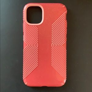 iPhone XR /11 case speck